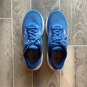WIDE - Saucony Triumph 21